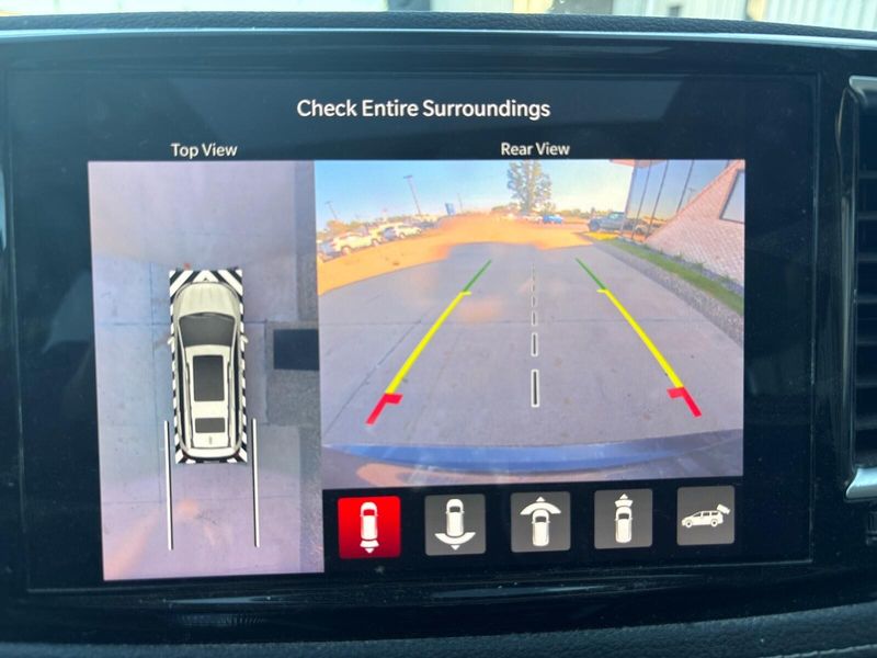 Used 2023 Chrysler Pacifica LimitedImage 17