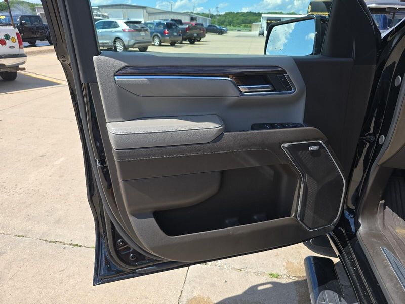 2024 Chevrolet Silverado 1500 RSTImage 19