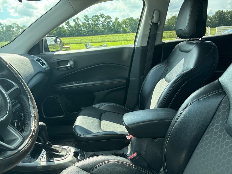 Used 2017 Jeep New Compass LatitudeImage 9