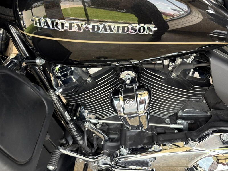 2017 Harley-Davidson Flhtkl Ultra Limited LowImage 17