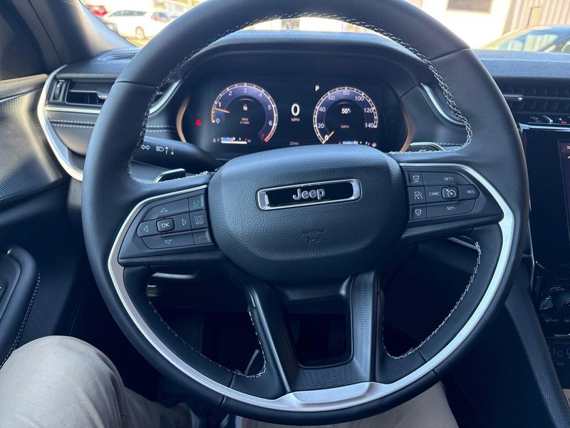 New 2025 Jeep Grand Cherokee L Laredo X 4x4Image 15