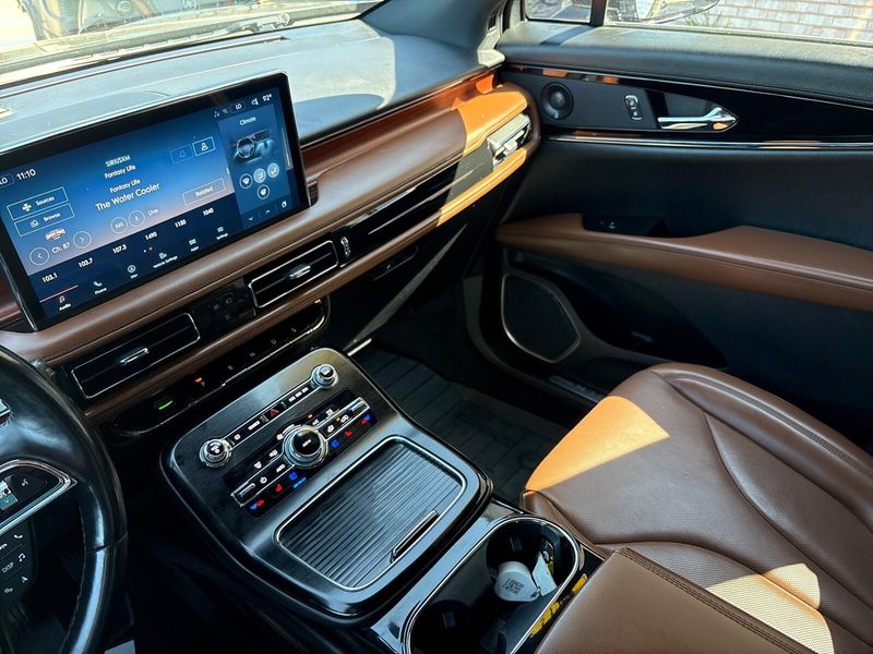 Used 2022 Lincoln Nautilus ReserveImage 18