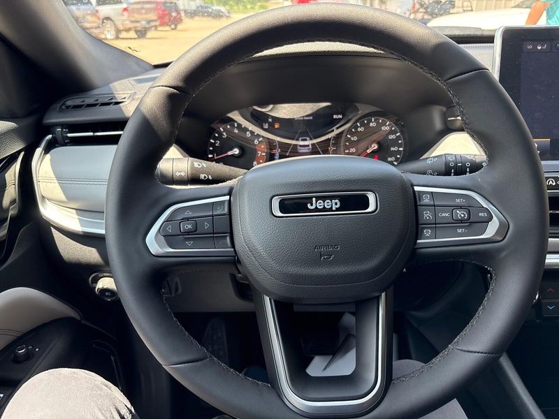 2025 Jeep Compass Limited 4x4Image 14