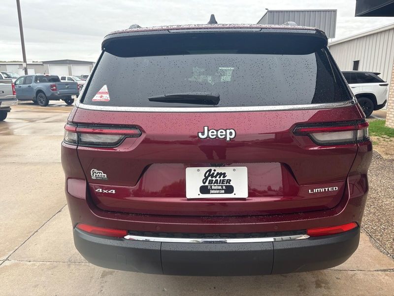 2025 Jeep Grand Cherokee L Limited 4x4Image 12