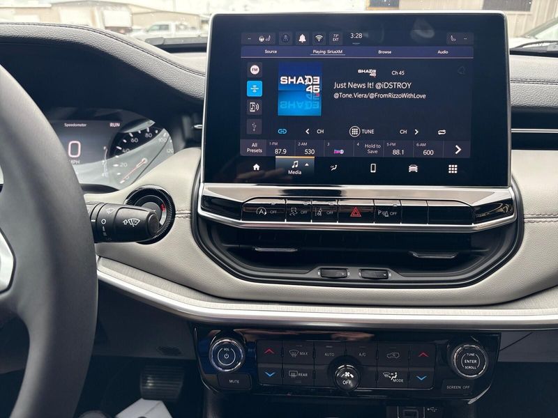 2025 Jeep Compass Limited 4x4Image 17