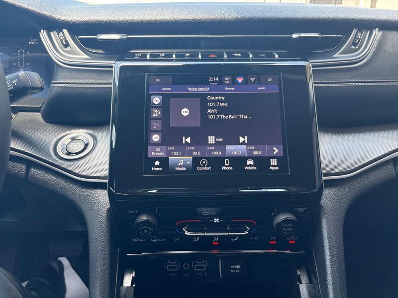 Used 2023 Jeep Grand Cherokee LaredoImage 18