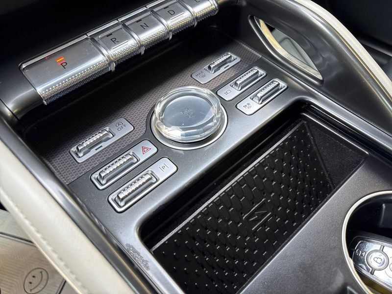 Used 2024 Lincoln Nautilus PremiereImage 15