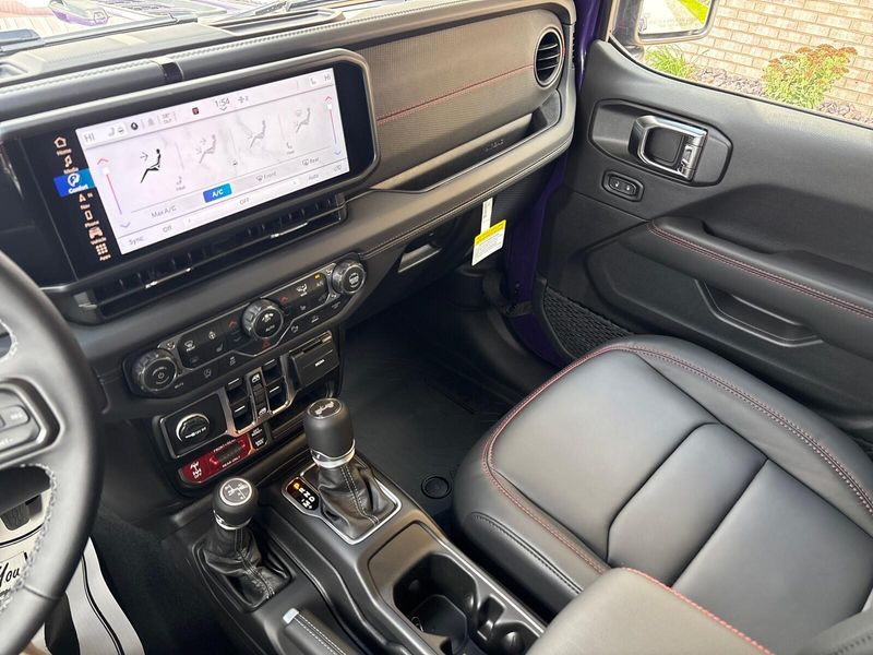 New 2026 Jeep Wrangler 4-door Rubicon XImage 15