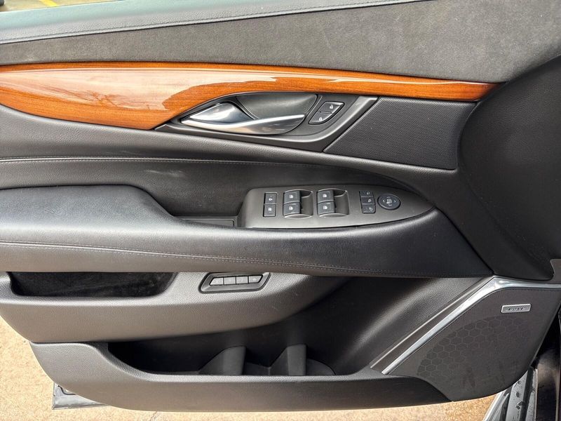 Used 2016 Cadillac Escalade Luxury CollectionImage 14