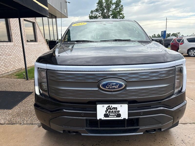 2023 Ford F-150 Lightning LariatImage 7