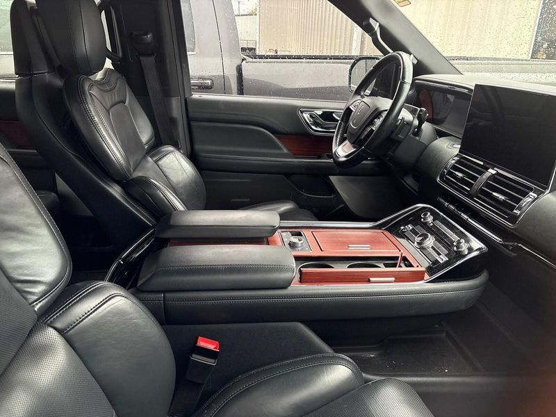 2022 Lincoln Navigator ReserveImage 4