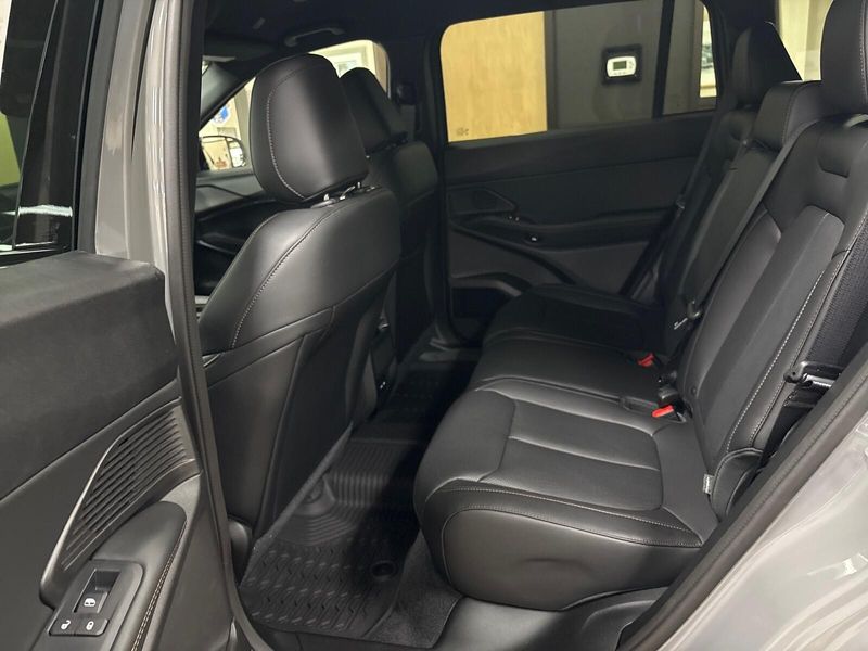 New 2026 Jeep Cherokee Limited Altitude 4x4Image 4