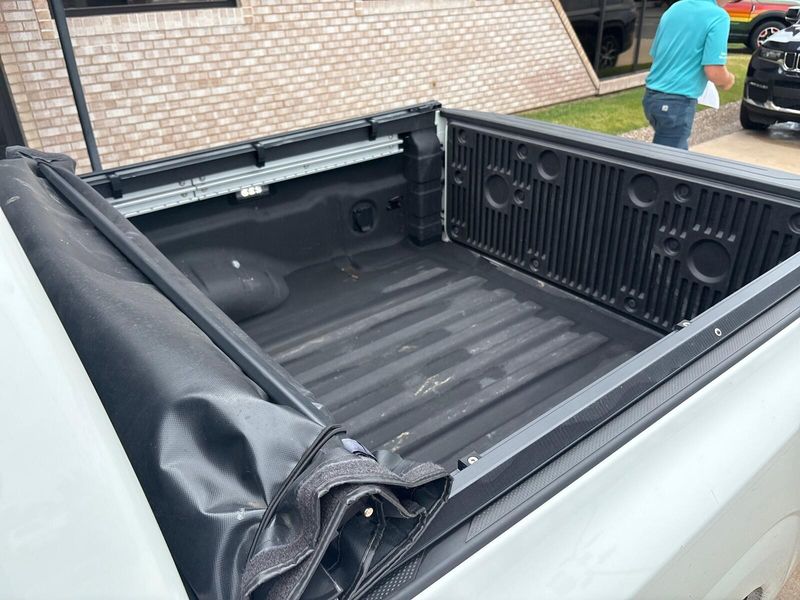 2022 Nissan Frontier SVImage 12