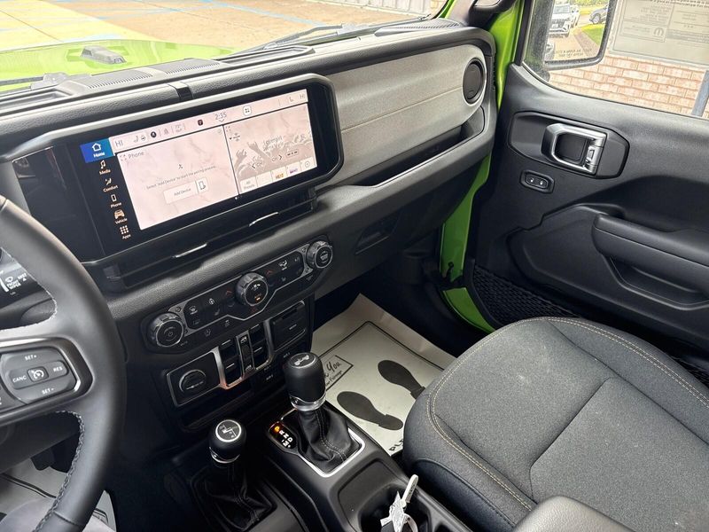 New 2025 Jeep Wrangler 4-door Sport SImage 15