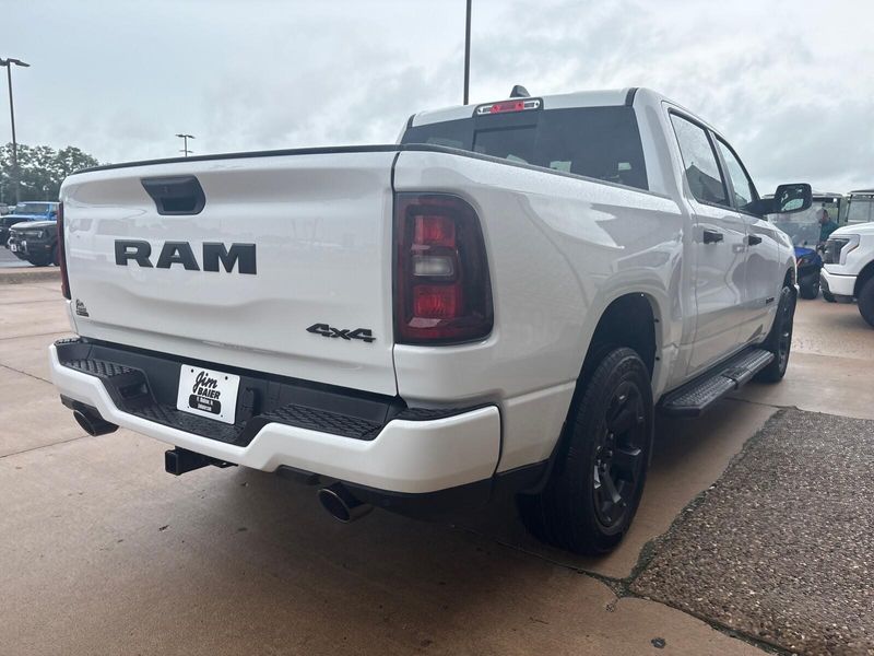 New 2027 RAM 1500 Express Crew Cab 4x4 5