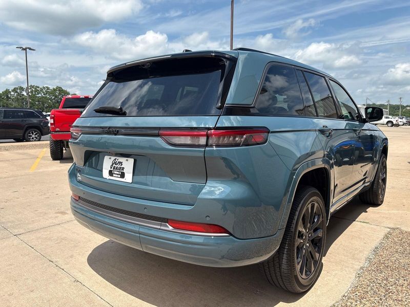 New 2026 Jeep Grand Cherokee Limited Reserve 4x4Image 10