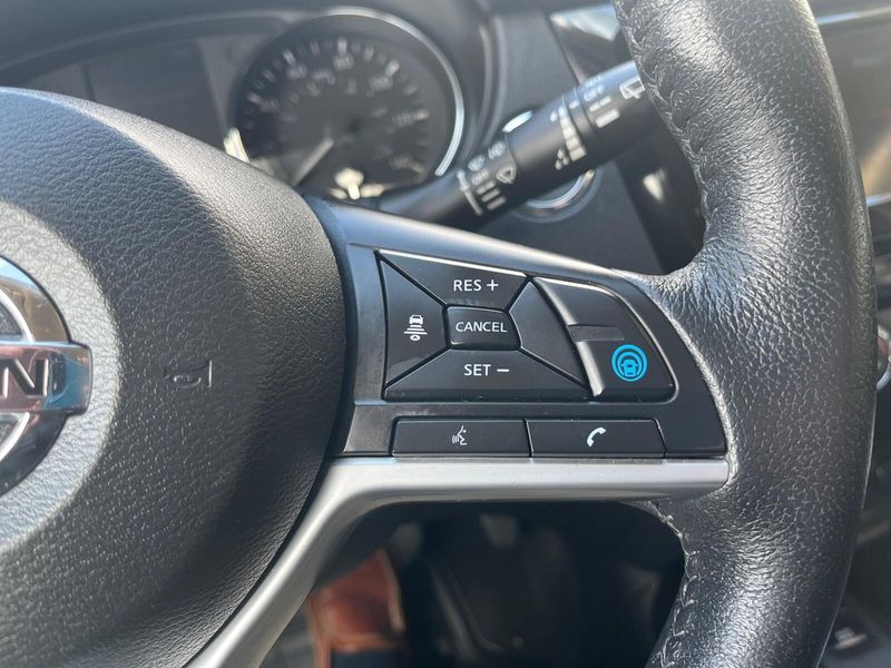 2019 Nissan Rogue SVImage 15