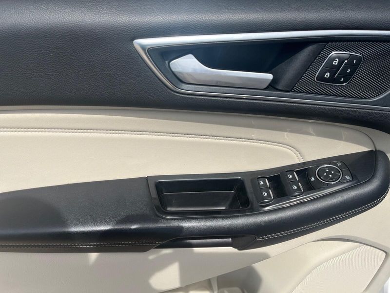 2018 Ford Edge TitaniumImage 12