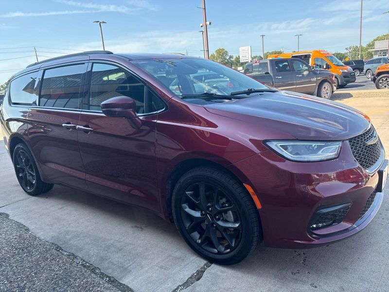 Used 2021 Chrysler Pacifica LimitedImage 8