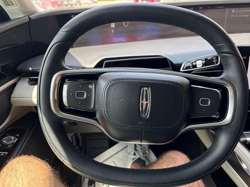 Used 2024 Lincoln Nautilus PremiereImage 19