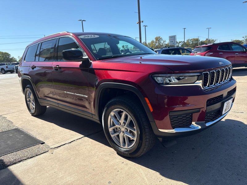 New 2025 Jeep Grand Cherokee L Laredo X 4x4Image 8