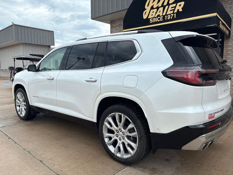 2024 GMC Acadia AWD DenaliImage 13