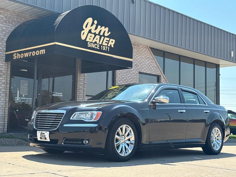 Used 2014 Chrysler 300C 300CImage 1