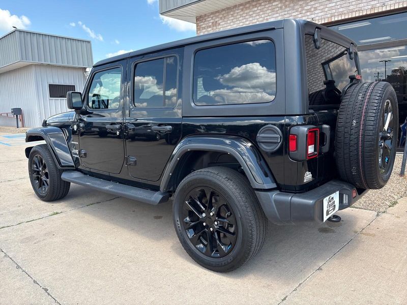Used 2021 Jeep Wrangler Unlimited SaharaImage 11