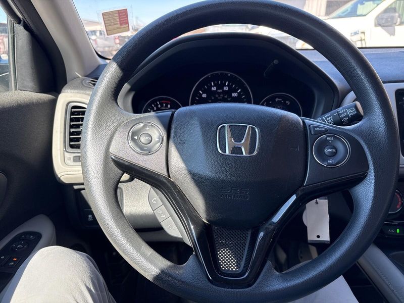 Used 2019 Honda HR-V LXImage 11