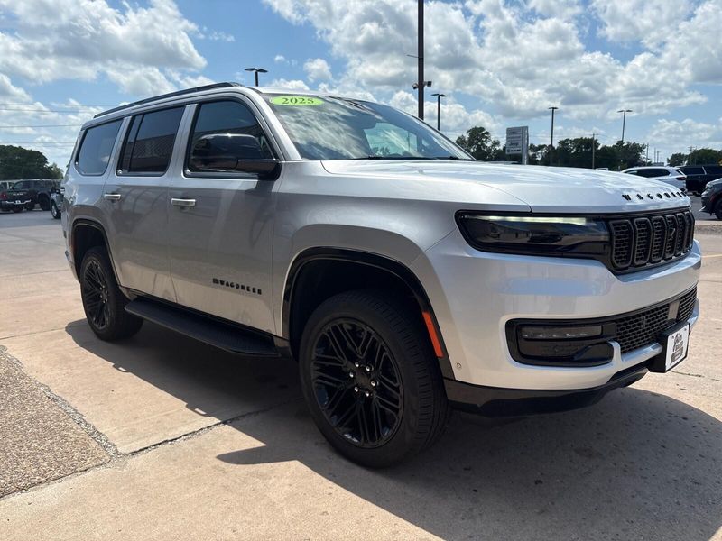 2025 Jeep Wagoneer Carbide 4x4Image 9