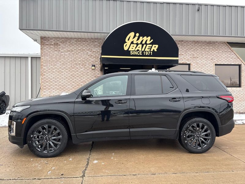 Used 2023 Chevrolet Traverse RSImage 2