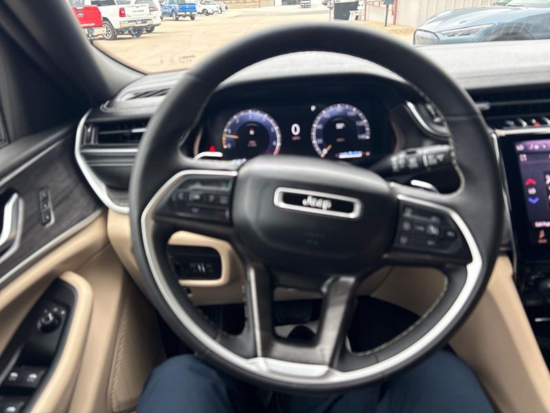 Used 2024 Jeep Grand Cherokee LimitedImage 14
