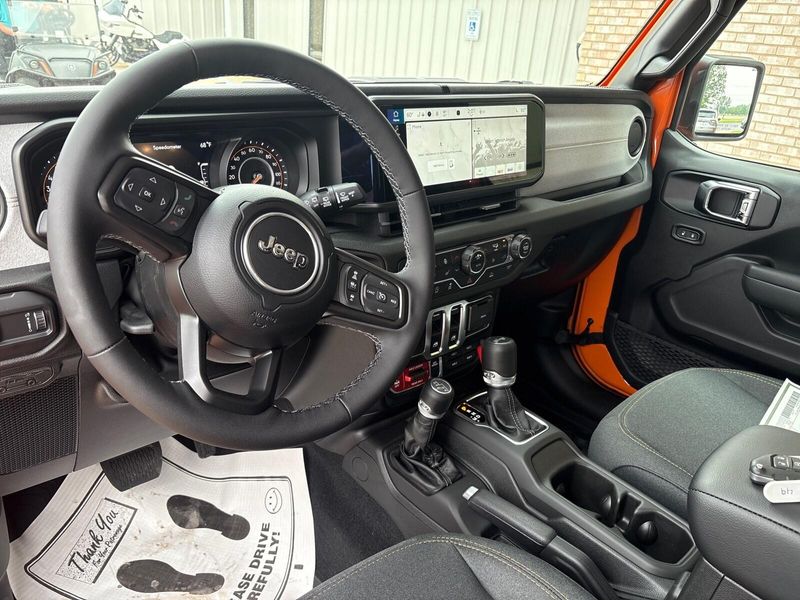 2025 Jeep Wrangler 2-door WillysImage 5