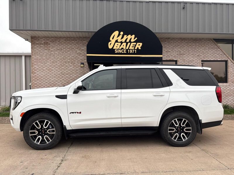 Used 2023 GMC Yukon AT4Image 2