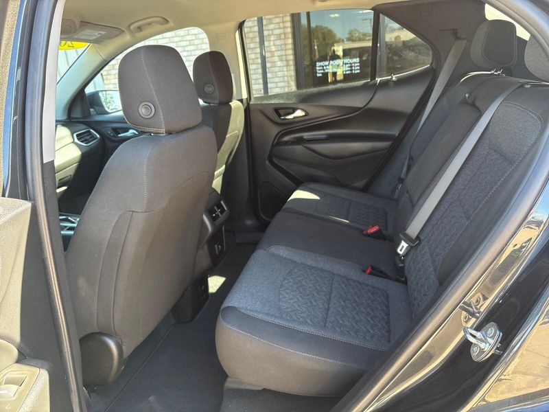 Used 2022 Chevrolet Equinox LTImage 4