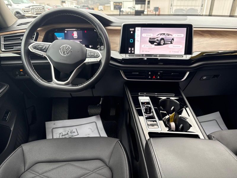 Used 2024 Volkswagen Atlas 2.0T SE w/TechnologyImage 6