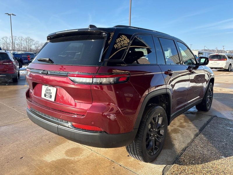 New 2025 Jeep Grand Cherokee Limited 4x4Image 10