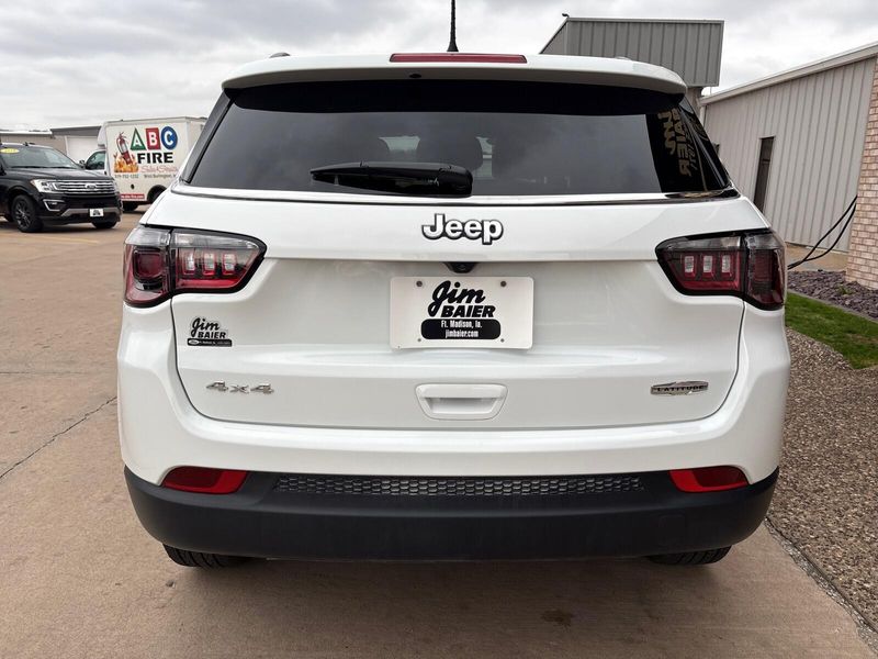 Used 2025 Jeep Compass LatitudeImage 9