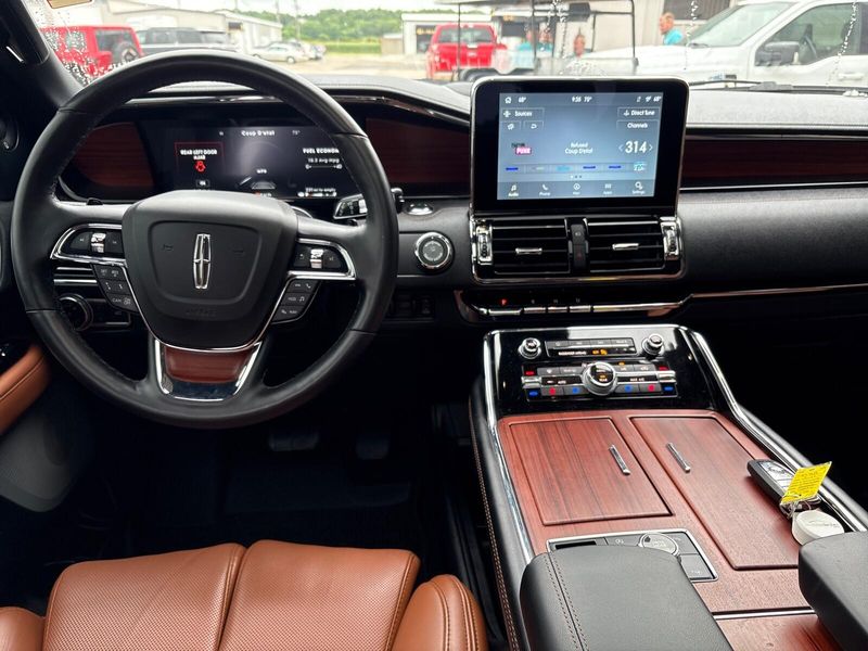 Used 2021 Lincoln Navigator ReserveImage 8