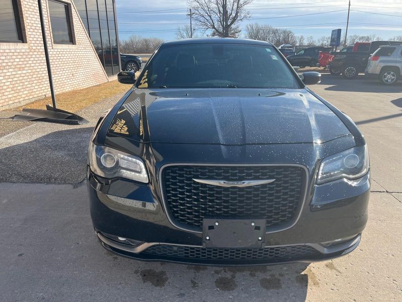 2016 Chrysler 300 300SImage 6