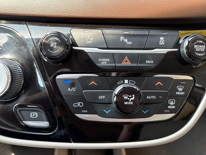 2017 Chrysler Pacifica Touring-LImage 20