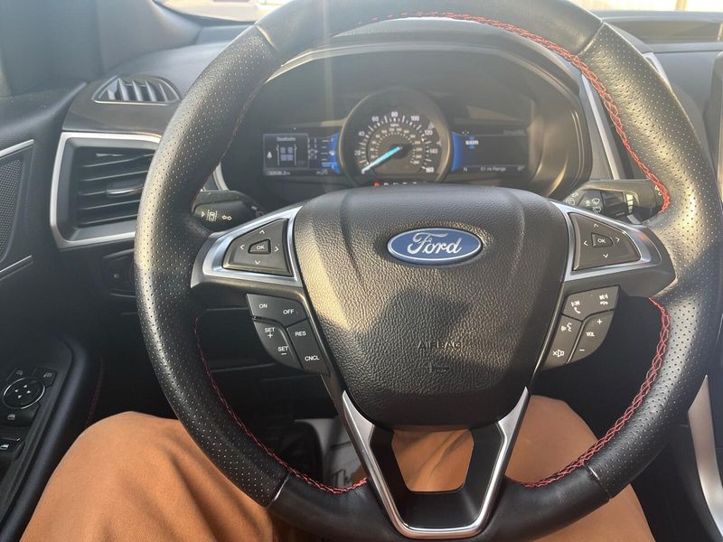 2022 Ford Edge ST-LineImage 14