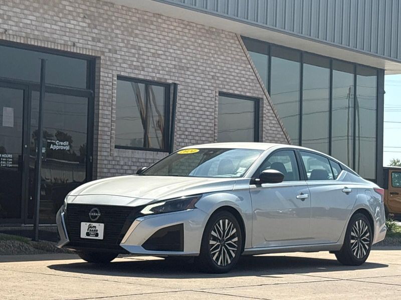 Used 2024 Nissan Altima 2.5 SVImage 1