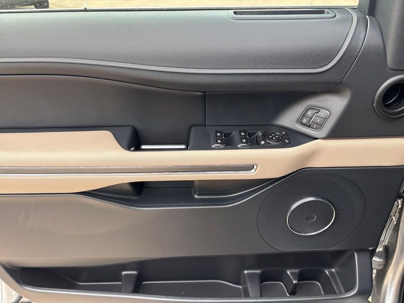 2022 Ford Expedition XLTImage 14
