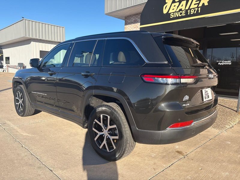 Used 2024 Jeep Grand Cherokee LimitedImage 11