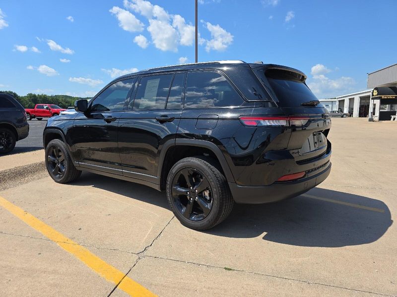 2023 Jeep Grand Cherokee AltitudeImage 9