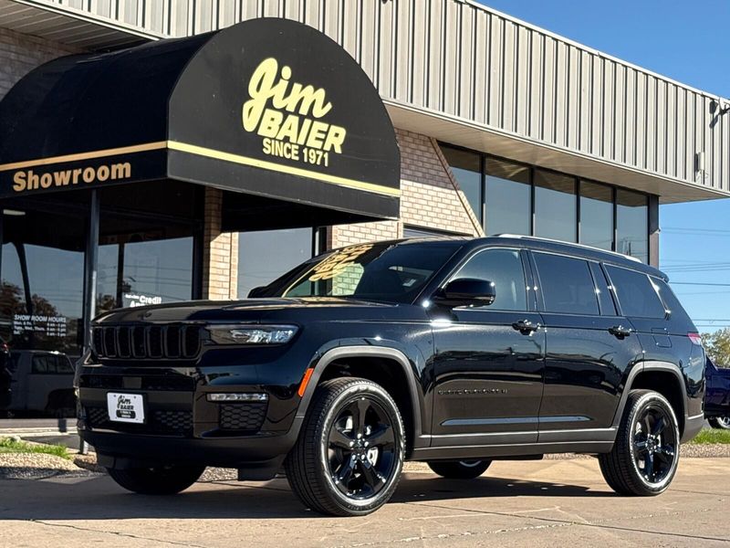 New 2025 Jeep Grand Cherokee L Limited 4x4Image 1