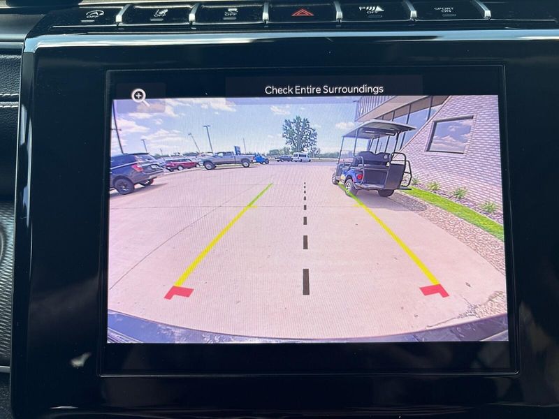 Used 2023 Jeep Grand Cherokee LaredoImage 21