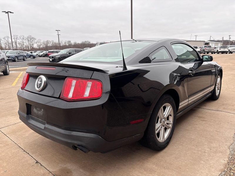 Used 2011 Ford Mustang V6Image 8