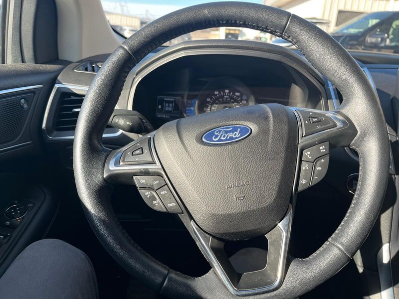 2023 Ford Edge TitaniumImage 13